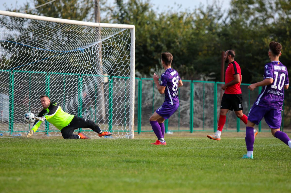 Imagini rare: Vlădoiu, Prepeliță și Schumacher au revenit în iarbă » Meci inedit pentru FC Argeș