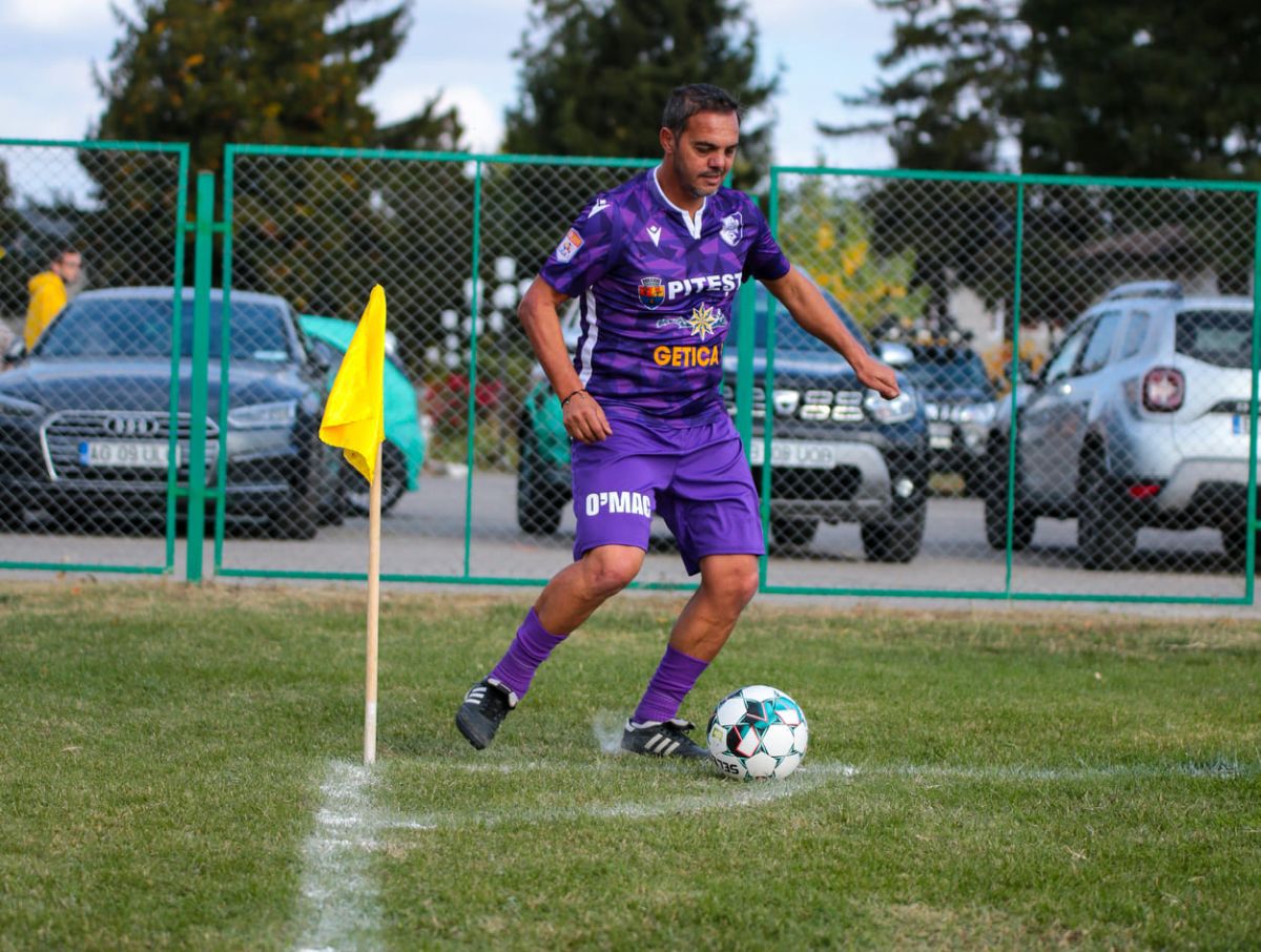 Imagini rare: Vlădoiu, Prepeliță și Schumacher au revenit în iarbă » Meci inedit pentru FC Argeș