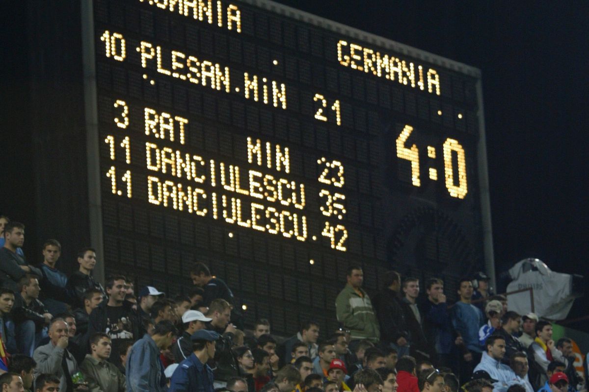 România - Germania 5-1 (28 aprilie 2004) / Imagini de arhivă de la supervictoria din Giulești