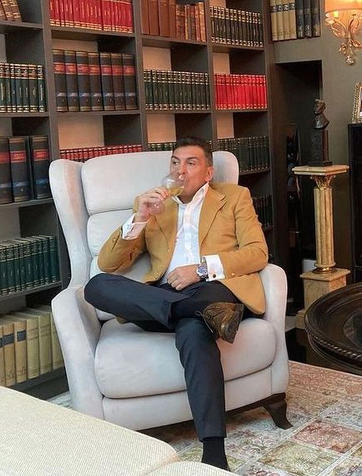 Pentru cine a părăsit-o Ilie Dumitrescu pe Nela, mama primilor 2 copii: „Semăna cu Monica Bellucci. A cucerit-o cu un tablou de Grigorescu”