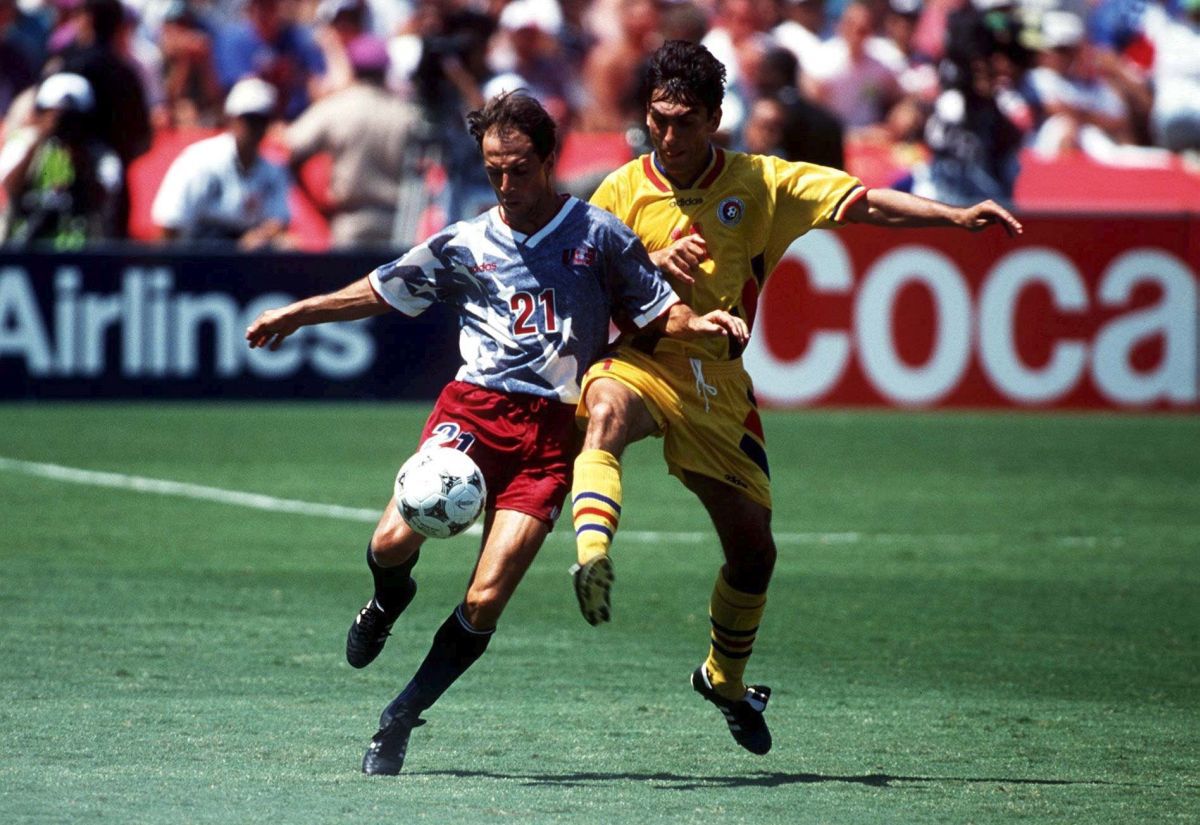 Bobonete l-a întrebat pe Hagi „Cine a fost idolul femeilor, în Generația de Aur?” - Ilie Dumitrescu