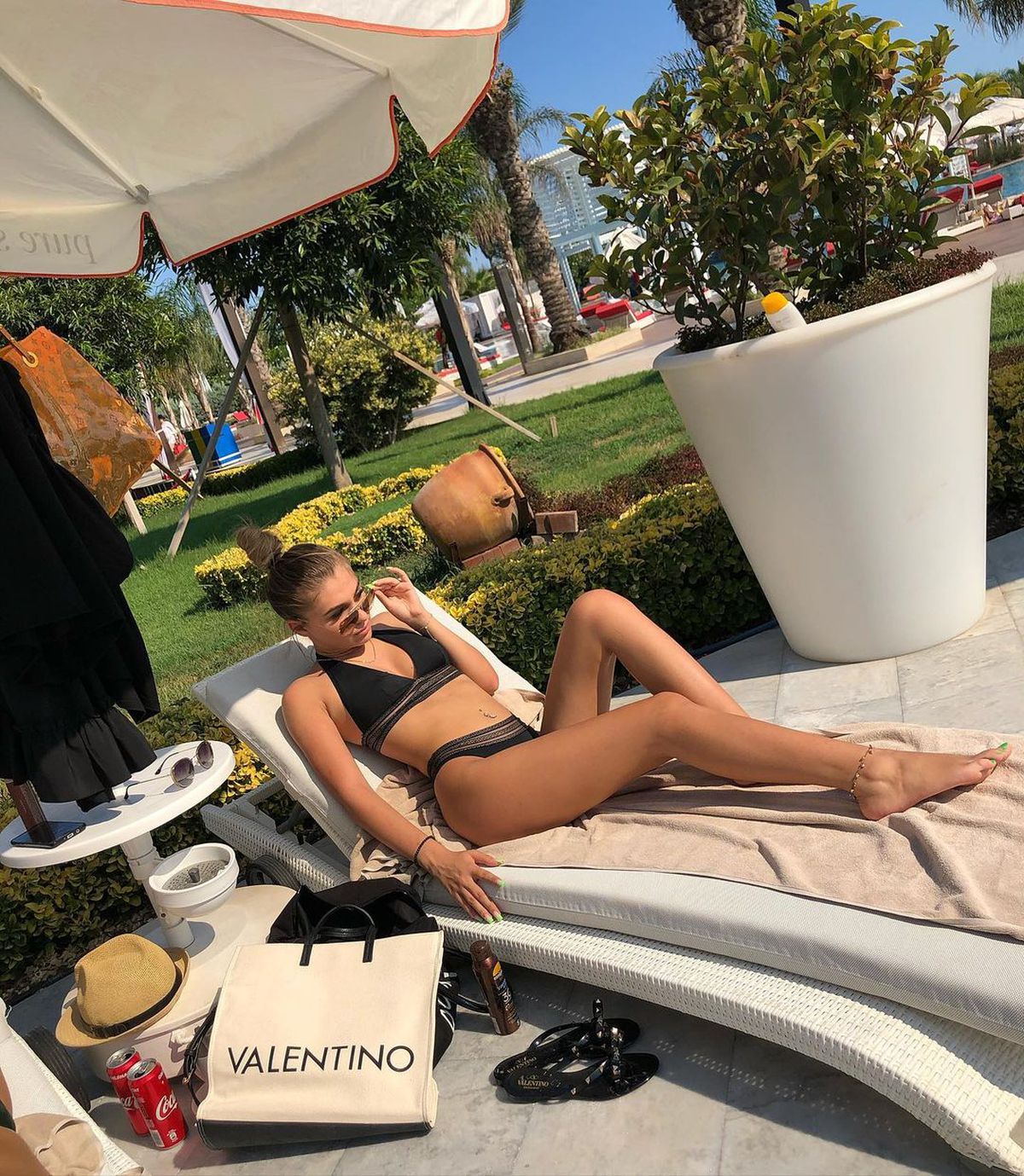 Tavi Popescu, apariție inedită în vacanță » Și-a acoperit corpul de tatuaje + Are un nou look