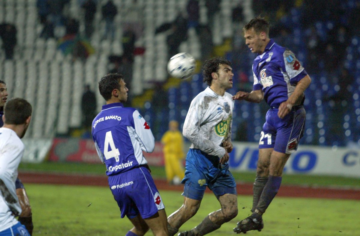 Îl recunoști pe fostul fotbalist din imagine? Vine din alte timpuri, iar azi e o voce cunoscută în Superligă: „Când eram în cantonament, îi trimiteam pe maseuri la pariuri”