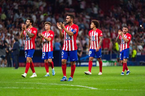 Jucătorii lui Atletico Madrid, aplautând suporterii
Foto: Imago