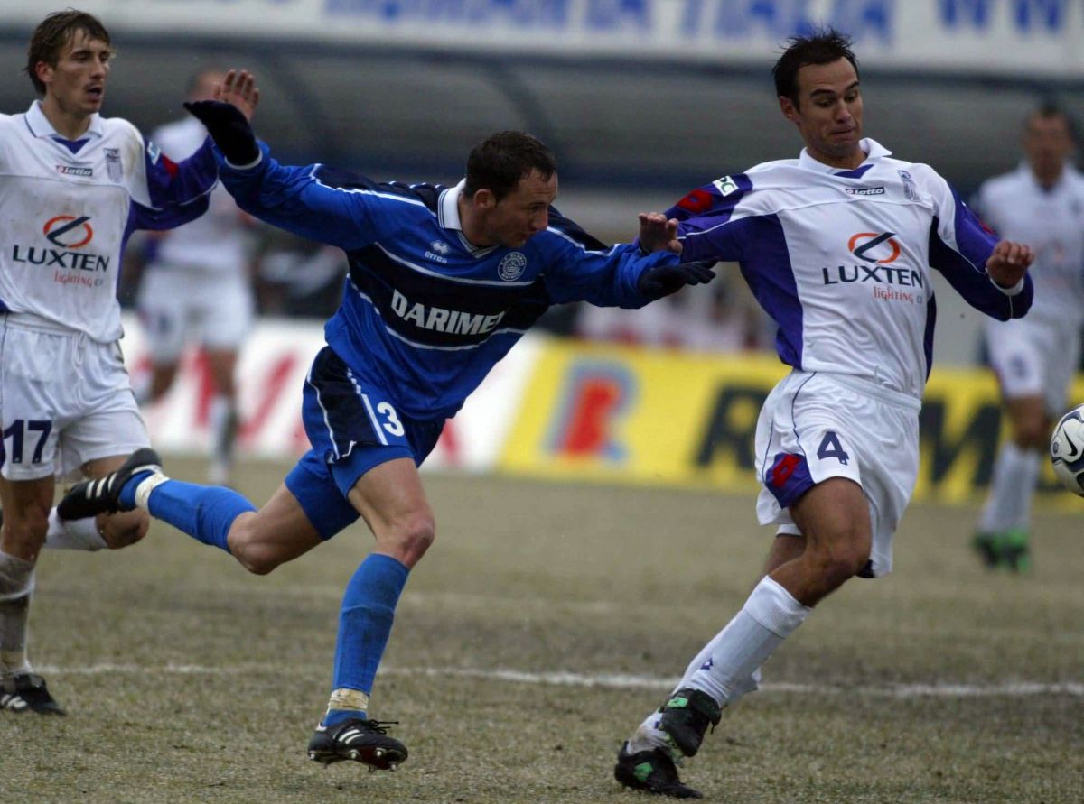 Îl recunoști pe fostul fotbalist din imagine? Vine din alte timpuri, iar azi e o voce cunoscută în Superligă: „Când eram în cantonament, îi trimiteam pe maseuri la pariuri”