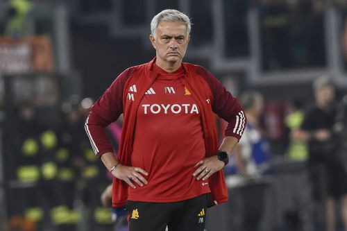 Ce se întâmplă dacă Jose Mourinho pierde duminică seară la Cagliari. Foto: Imago Images