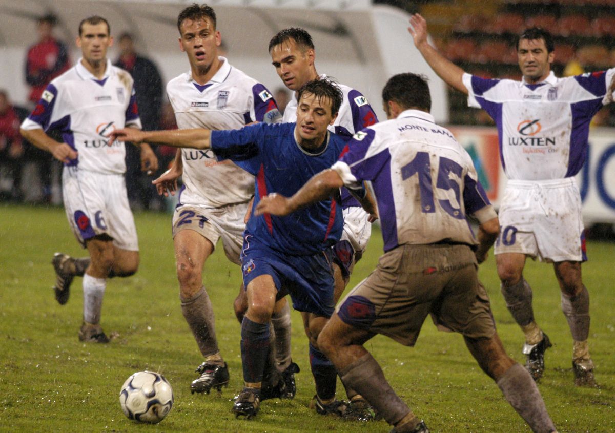 Îl recunoști pe fostul fotbalist din imagine? Vine din alte timpuri, iar azi e o voce cunoscută în Superligă: „Când eram în cantonament, îi trimiteam pe maseuri la pariuri”