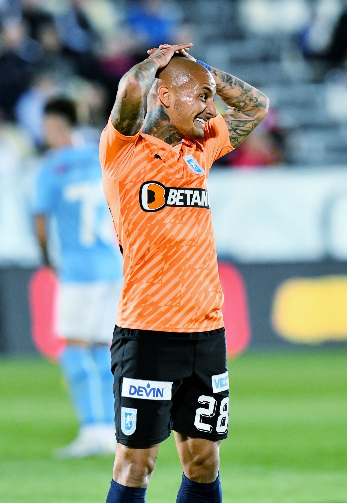 Mitriță a dat cu piciorul victoriei și a declanșat furia galeriei » Universitatea Craiova, remiză „ștearsă” la Voluntari! Clasamentul ACUM