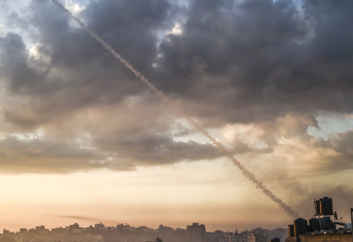 Israel a intrat în „stare de război”! 5.000 de rachete lansate sâmbătă dimineață de Hamas