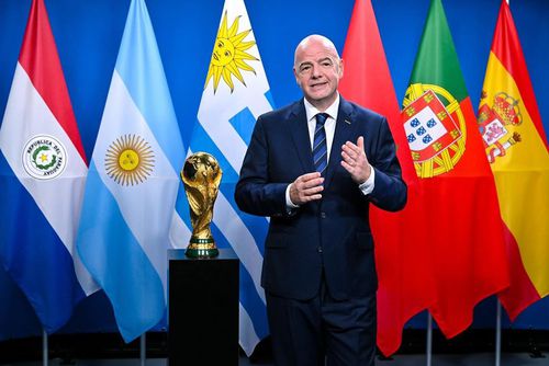 Jose Luis Chilavert, legendă a fotbalului sud-american, protestează la adresa FIFA. Foto: Instagram