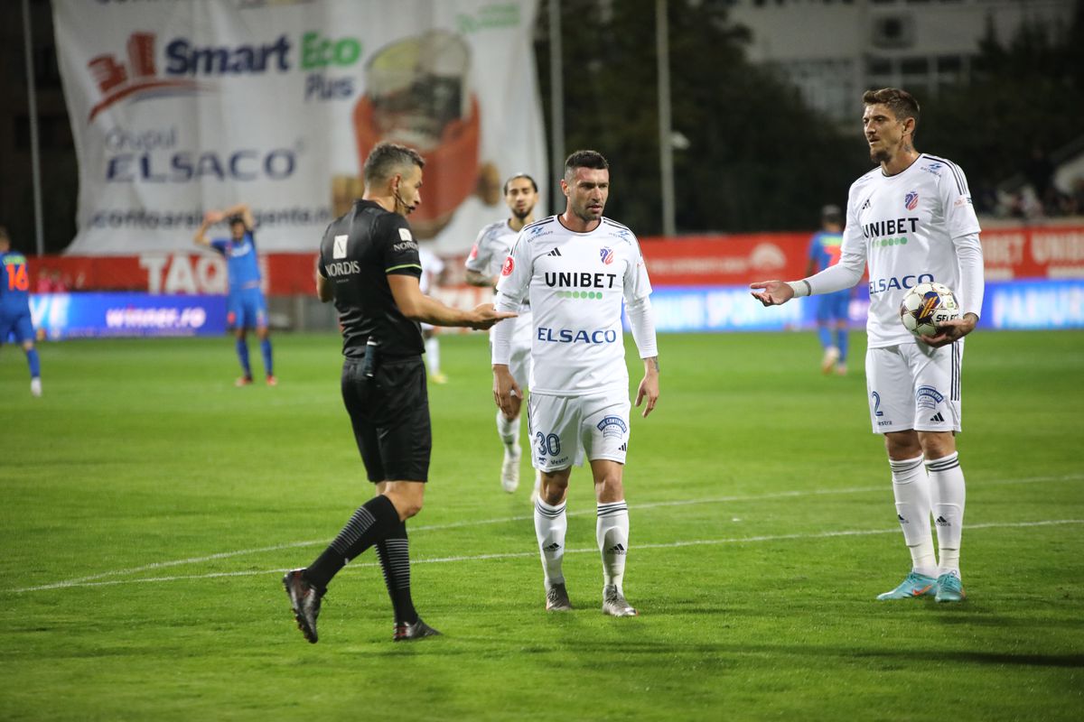 Ștefan Târnovanu se plânge de gazonul de la Botoșani: „E impracticabil! Nu înțeleg de ce nu a fost udat”