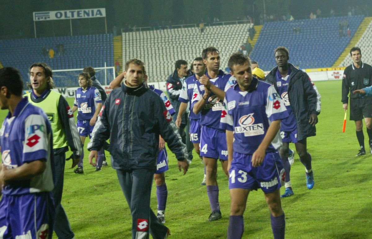 Îl recunoști pe fostul fotbalist din imagine? Vine din alte timpuri, iar azi e o voce cunoscută în Superligă: „Când eram în cantonament, îi trimiteam pe maseuri la pariuri”