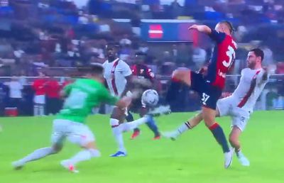 Drăgușin și Pușcaș, implicați în cel mai nebun meci al sezonului! Cu ambii portari eliminați, Giroud l-a blocat fantastic pe atacantul „tricolor” » Era minutul 104