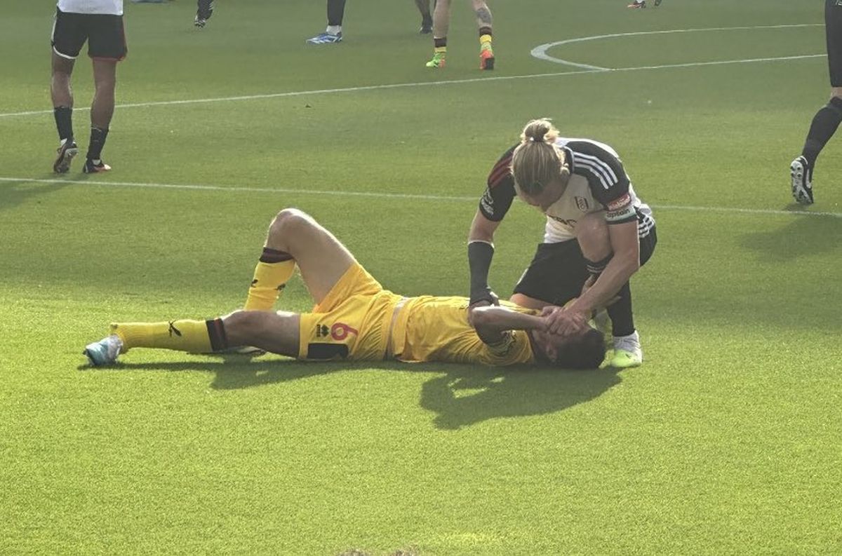 Imagini dure! Basham, accidentare horror în Fulham - Sheffield