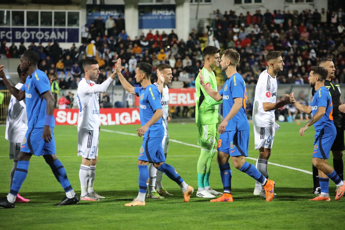 Ștefan Târnovanu se plânge de gazonul de la Botoșani: „E impracticabil! Nu înțeleg de ce nu a fost udat”