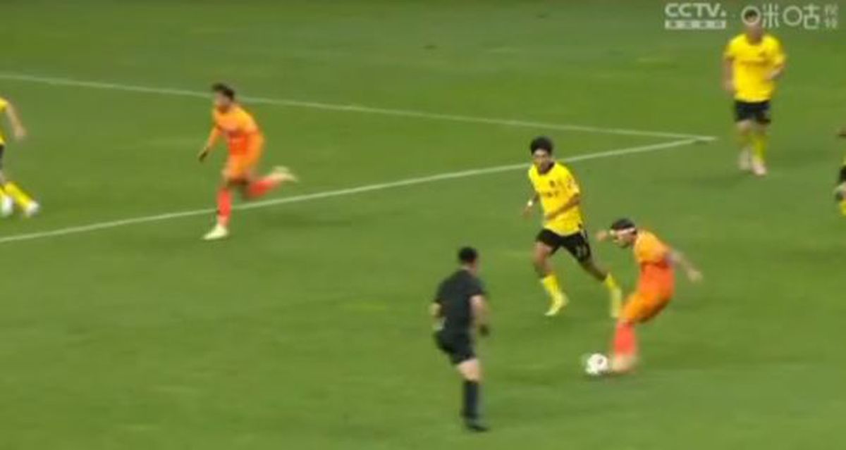 Alex Ioniță face SHOW în China! Promovare după un gol fabulos » Fostul coleg de la Rapid, comentariu genial: „De la mine ai învățat să tragi așa”