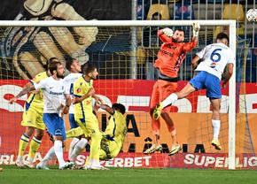 Clubul din Superliga îl împinge la CFR Cluj, jucătorul alege FCSB: „Vrea să fie rezervă”