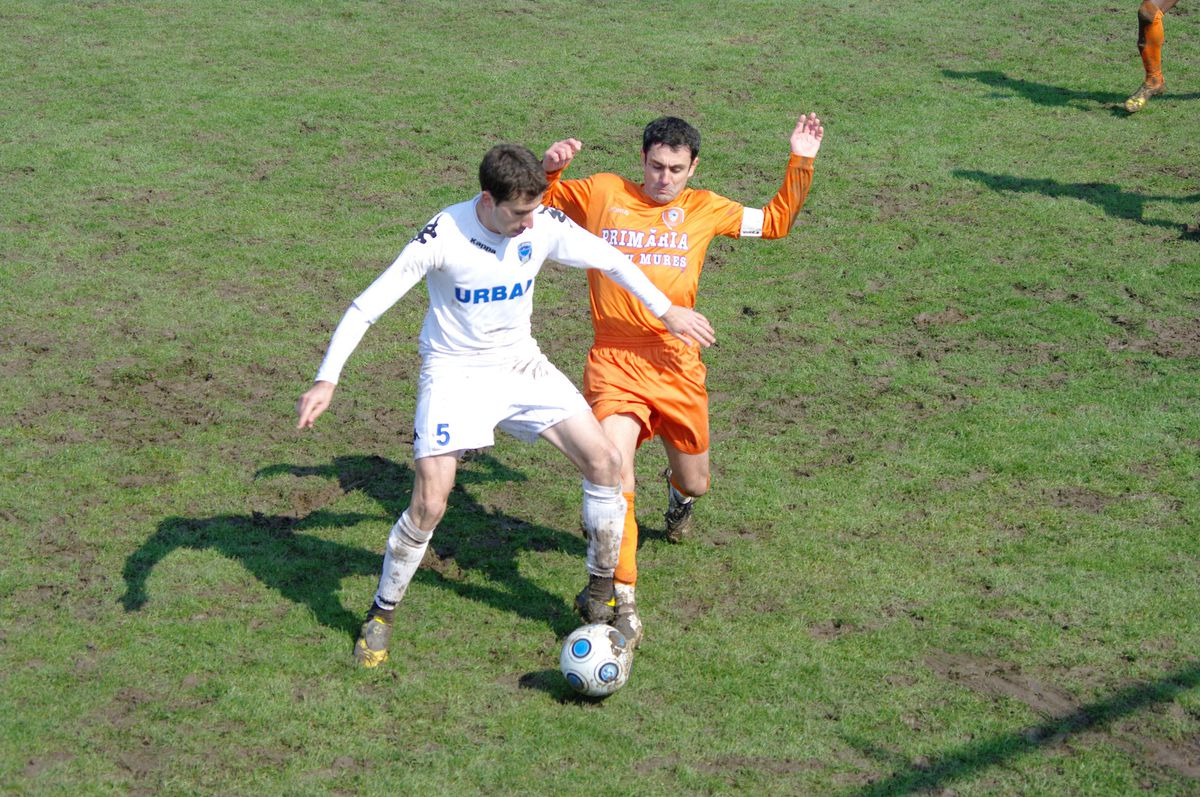 „Mai întâi a ieșit burta din avion. După, Jardel” » A înfruntat marele Inter la Brașov, a fost dorit de Dinamo sau Rapid și a trăit un episod halucinant: „Antrenorul a venit cu 3-4 plicuri în vestiar”