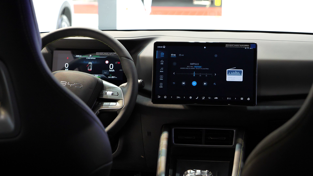 Miza pe mașini electrice » BYD și alți giganți auto își prezintă modelele cu care vor să cucerească piața la Salonul Auto de la București