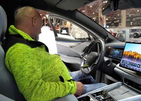 Miza pe mașini electrice » BYD și alți giganți auto își prezintă modelele cu care vor să cucerească piața la Salonul Auto de la București