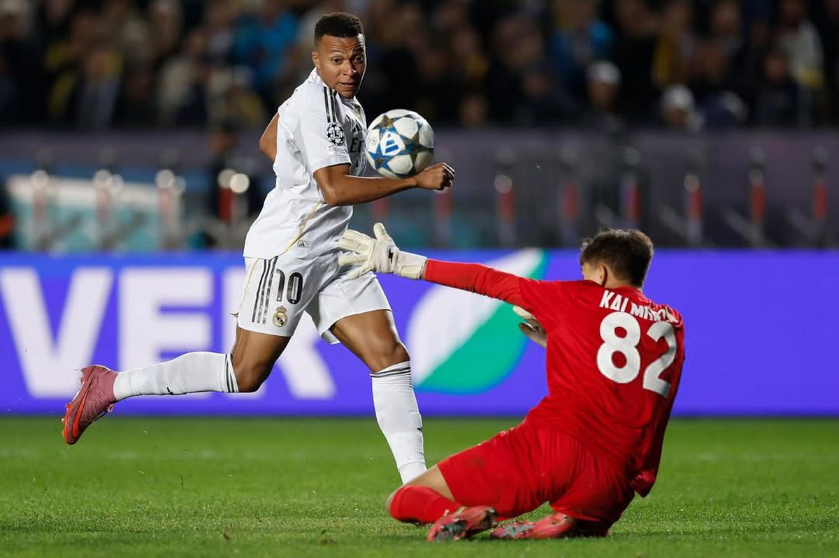 La 18 ani a jucat în Liga Campionilor contra lui Real Madrid, dar alt detaliu i-a uimit pe fani: „E mama sau sora ta?”