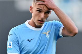 Calvarul trăit de un fotbalist bolnav de mononucleoză: „Am înnebunit cu ochii doar în tavan două săptămâni!”