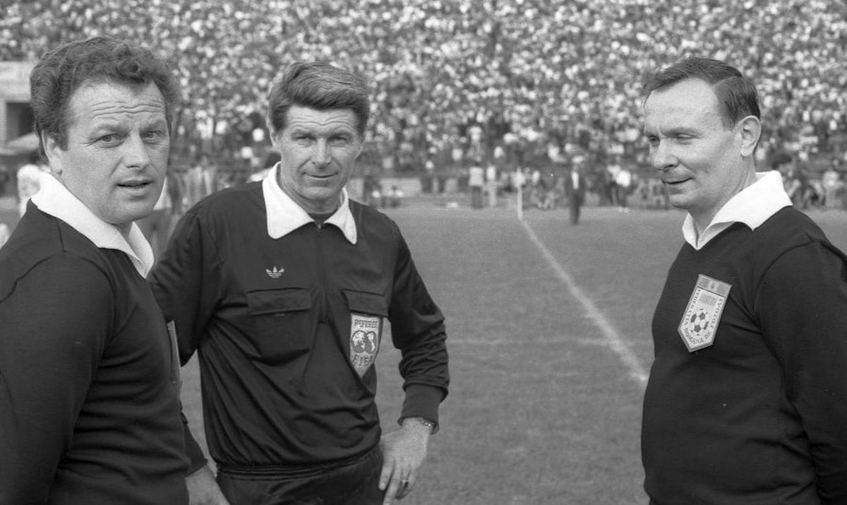 RETRO GSP » Jumătate de veac de la debutul celui mai mare arbitru român: „Am 17 inovații aplicate. După meciuri, trebuia să fac rost de butelie, de alimente, să îmi ajut familia”