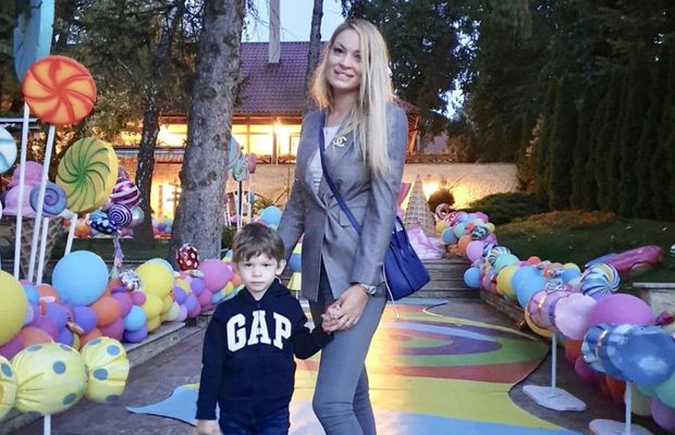 FOTO Valentina Pelinel a postat prima imagine cu Cristi Borcea și cei trei copii ai lor