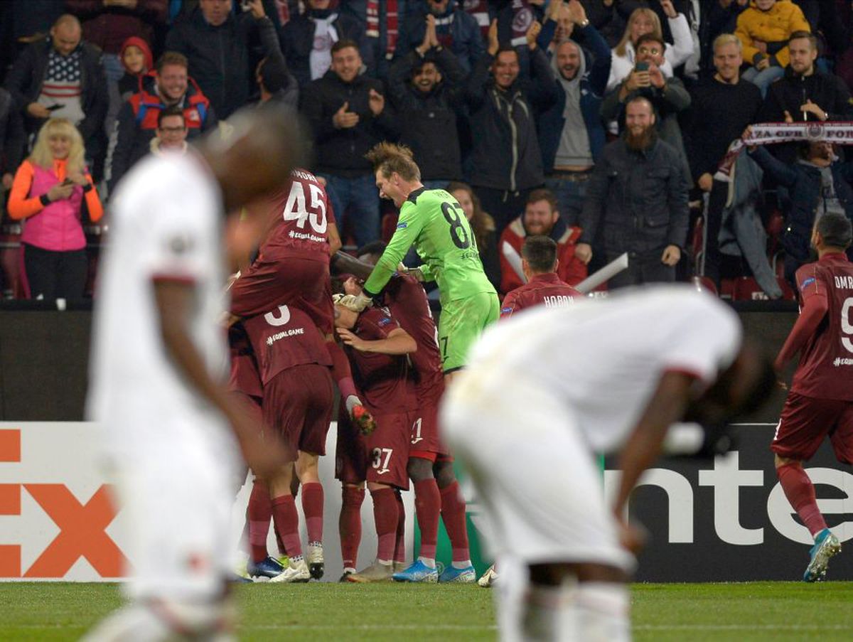 CFR CLUJ - RENNES // FOTO + VIDEO Atmosferă superbă în Gruia! 10.000 de fani clujeni alături de campioană în bătălia pentru primăvara Europa League