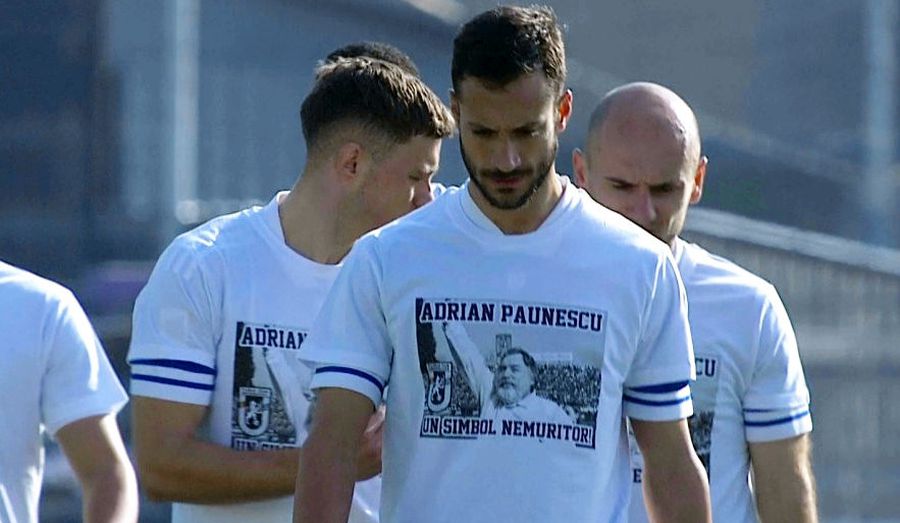 FOTO Cu ce tricouri au intrat azi pe teren jucătorii lui FC U Craiova, la primul meci după ce Mititelu a ajuns după gratii