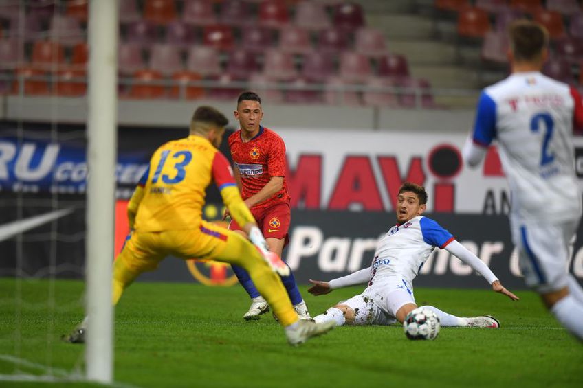 Sergiu Buș (28 de ani) a ratat o șansă rarisimă în minutul 29 al partidei dintre FCSB și FC Botoșani.

FOTO: Raed Krishan