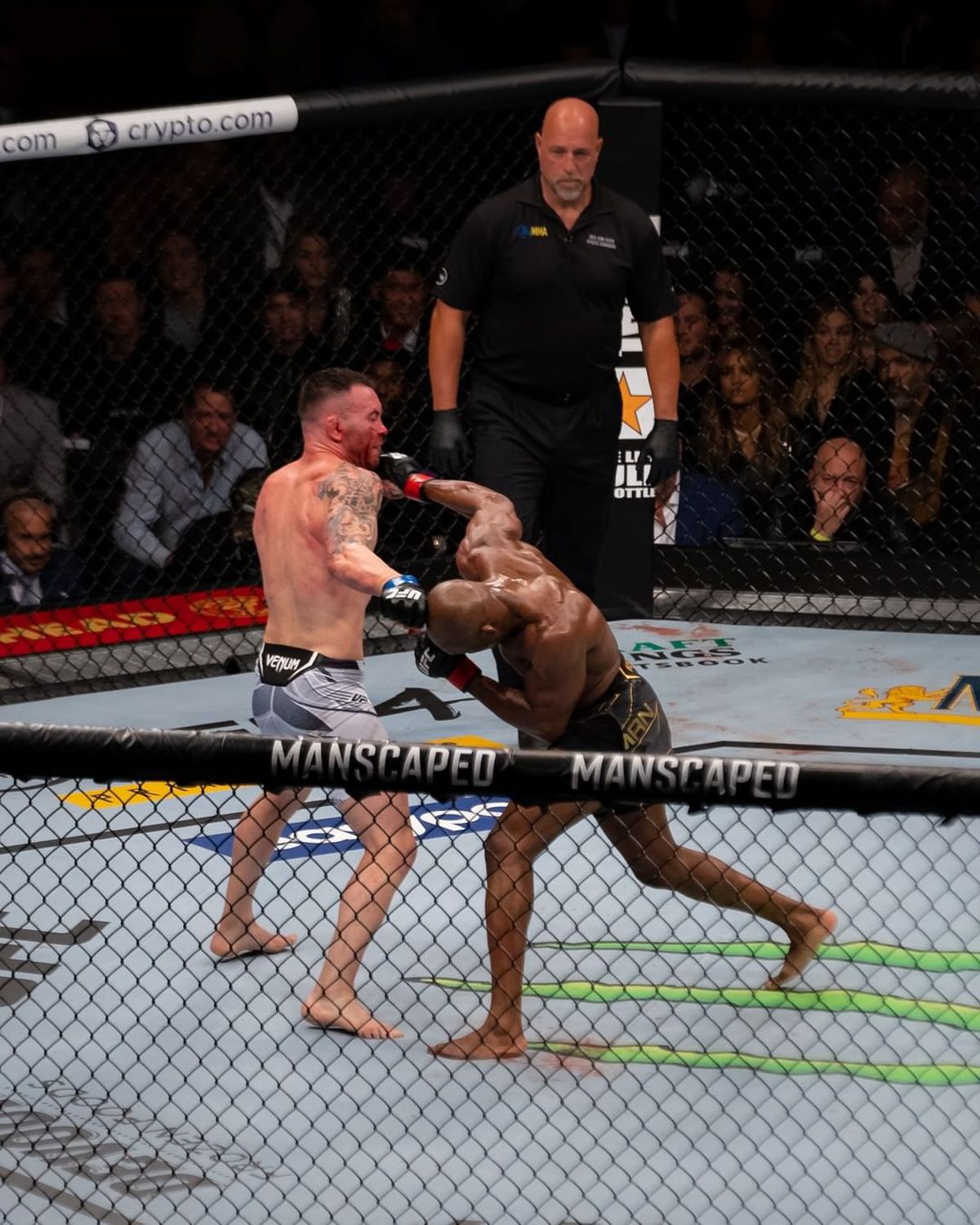 Kamaru Usman își păstrează centura UFC! L-a învins pe Colby Covington după o luptă spectaculoasă