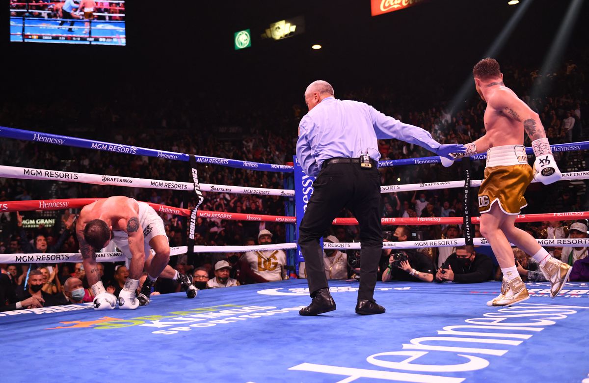 Canelo Alvarez - Caleb Plant