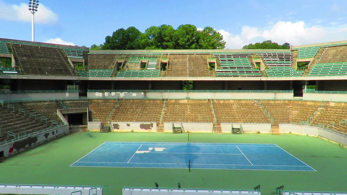 Nu doar în România dispar stadioane » Cum arată mai multe mari arene din toate colţurile lumii lăsate de izbelişte