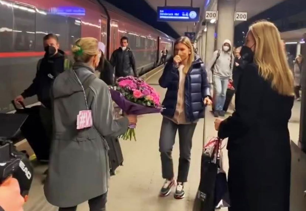 Simona Halep, primire de gală la Linz! Barbara Schett și directoarea turneului au așteptat-o în gară