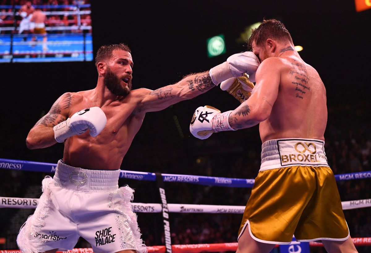 „Canelo” Alvarez a făcut istorie » E primul campion absolut la mijlocie după victoria prin KO contra lui Caleb Plant