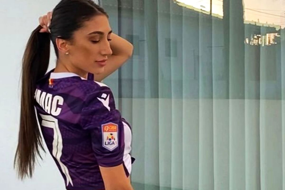 Doctoriţa Ana îl „tratează” pe un fotbalist din Liga 1: „Sunt întotdeauna alături de tine!”