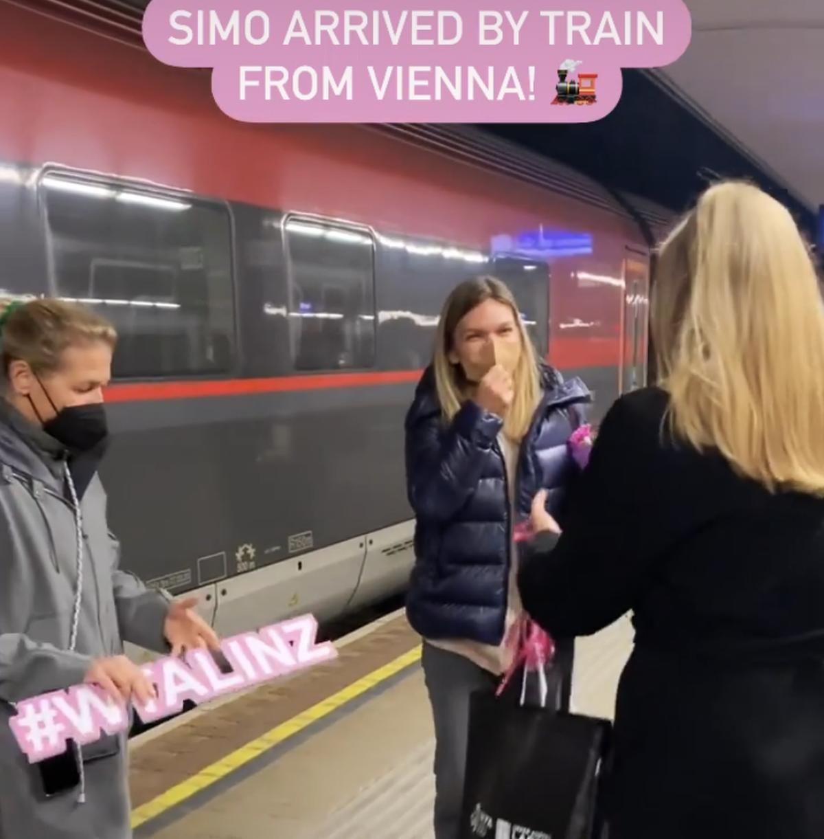 Simona Halep, primire de gală la Linz! Barbara Schett și directoarea turneului au așteptat-o în gară