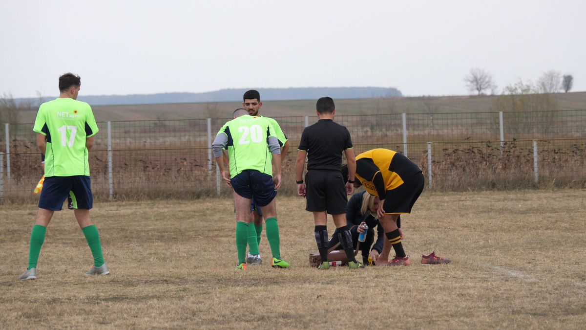Cum se joacă un meci în județeana din Călărași? De la baros la fotbal, cu o vizită prin cimitir! „Sunteți nebuni? Îi luăm tare, îi punem pe calea ferată!”