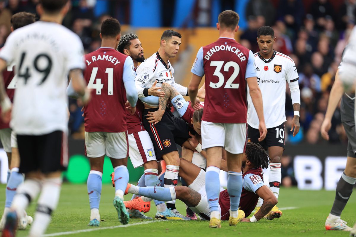 Ronaldo, imagini nemaivăzute în cariera sa! » S-a întâmplat în meciul Aston Villa - Manchester United