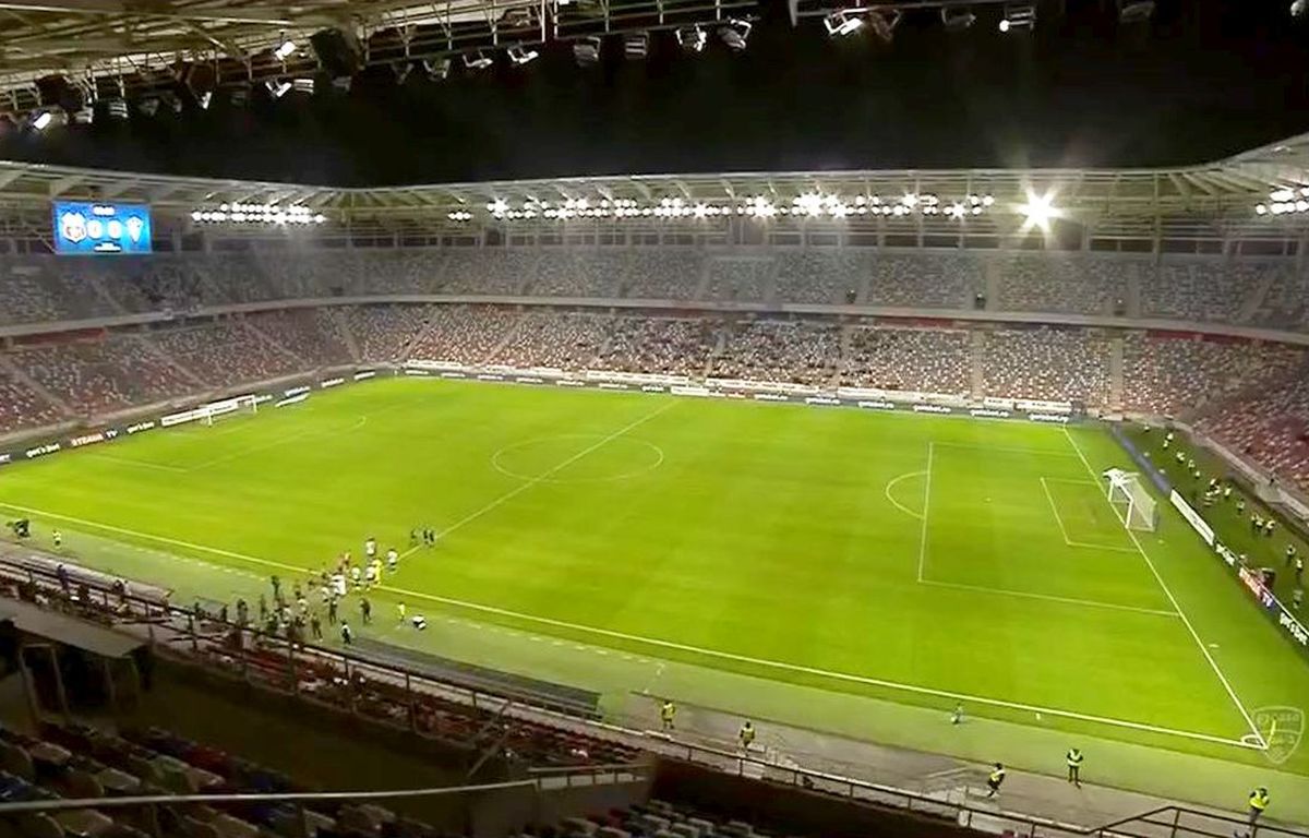 Marcel Răducanu, sărbătorit într-o atmosferă dezolantă în Ghencea » De ce protestează ultrașii steliști