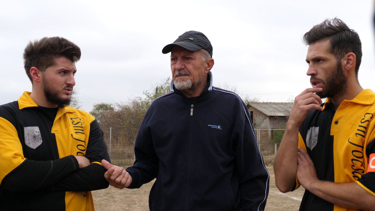 Cum se joacă un meci în județeana din Călărași? De la baros la fotbal, cu o vizită prin cimitir! „Sunteți nebuni? Îi luăm tare, îi punem pe calea ferată!”