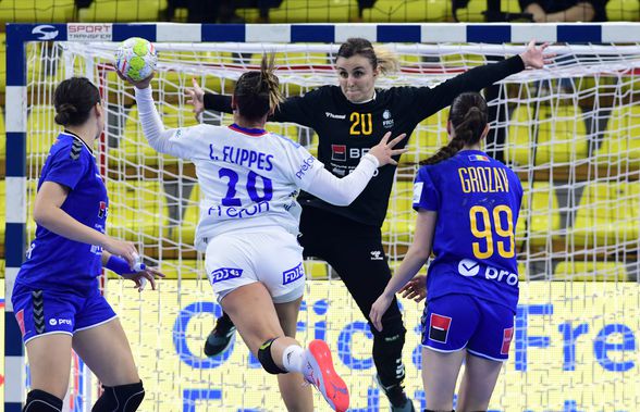 România a primit o lecție usturătoare din partea Franței, dar rămâne în cărți pentru calificarea în grupa principală de la CE de handbal feminin