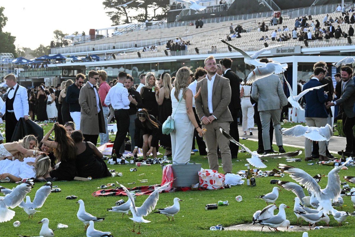 Imagini incredibile în Australia! Ce s-a întâmplat la Victoria Derby Day 2023