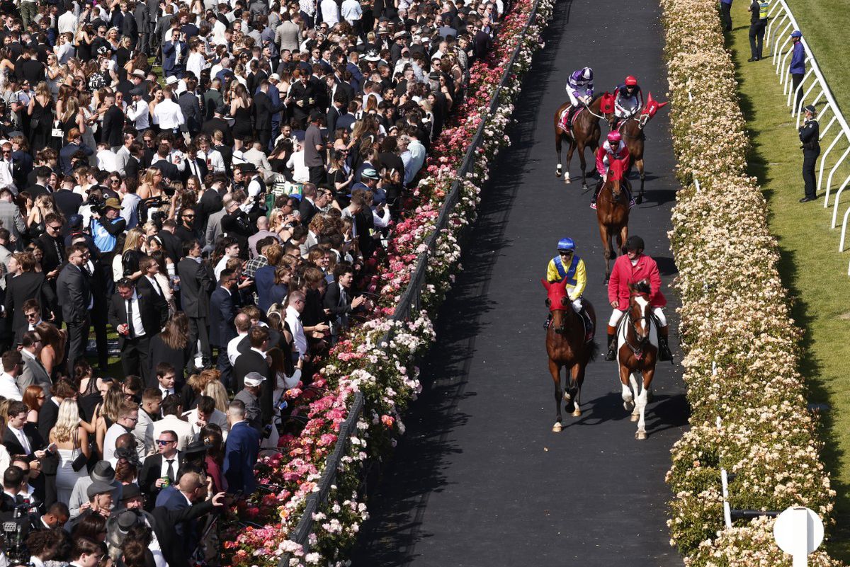 Imagini incredibile în Australia! Ce s-a întâmplat la Victoria Derby Day 2023