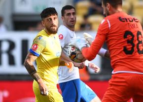 A jucat la FCSB, la Craiova, acum e „lup galben”: „E mai mare presiune, dar mie îmi place să joc așa”