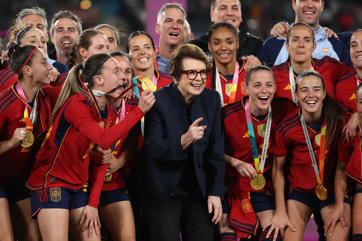 Joacă tenis incredibil la aproape 80 de ani » Billie-Jean King a uimit pe toată lumea