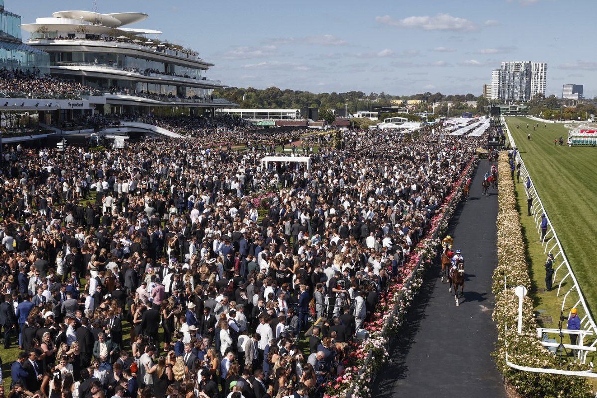 Imagini incredibile în Australia! Ce s-a întâmplat la Victoria Derby Day 2023