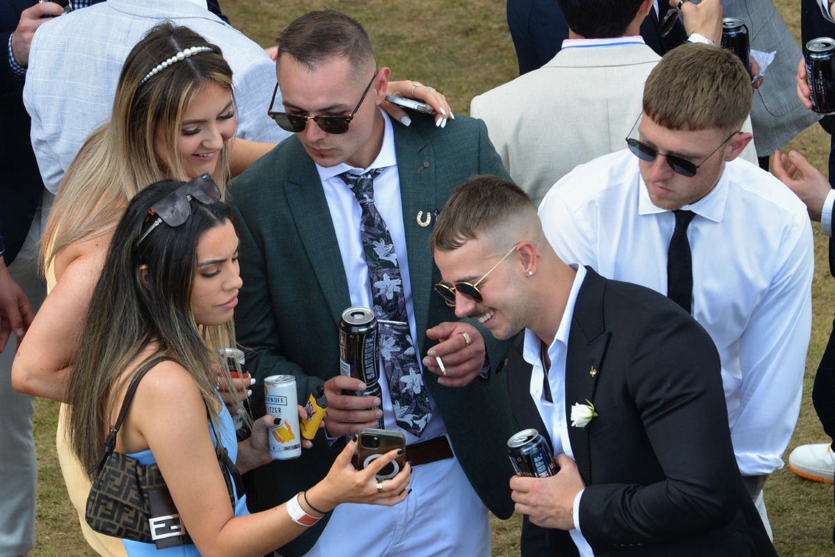 Imagini incredibile în Australia! Ce s-a întâmplat la Victoria Derby Day 2023