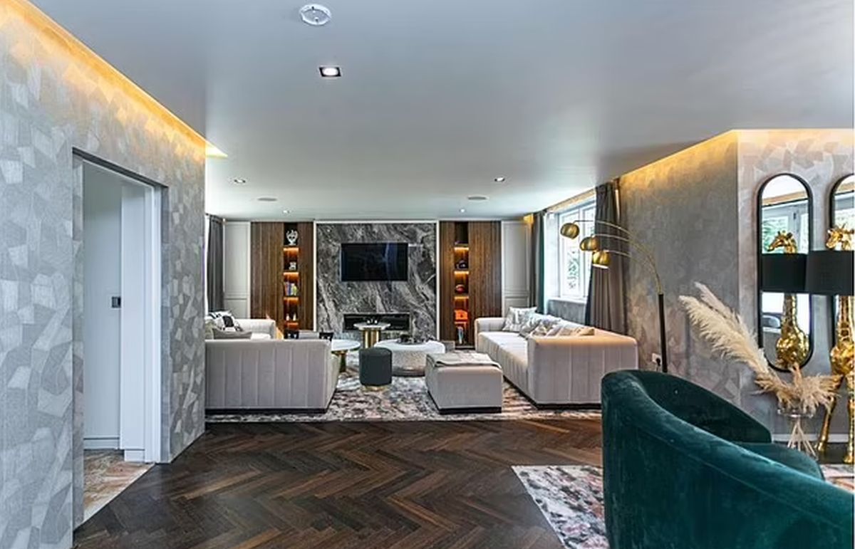 Dat afară de Manchester City, riscă să intre în faliment » Și-a scos la vânzare conacul de 5 milioane, apoi a luat o măsură radicală